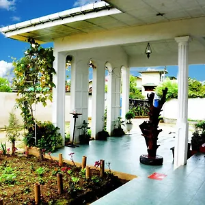 The West Gate Bungalow Couette-café